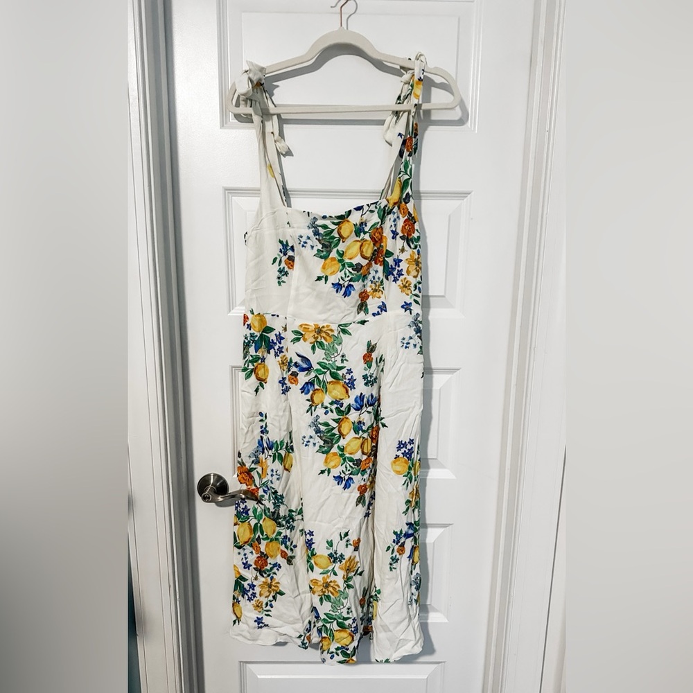 Sezane dorotha dress from Sezane x momoni collection